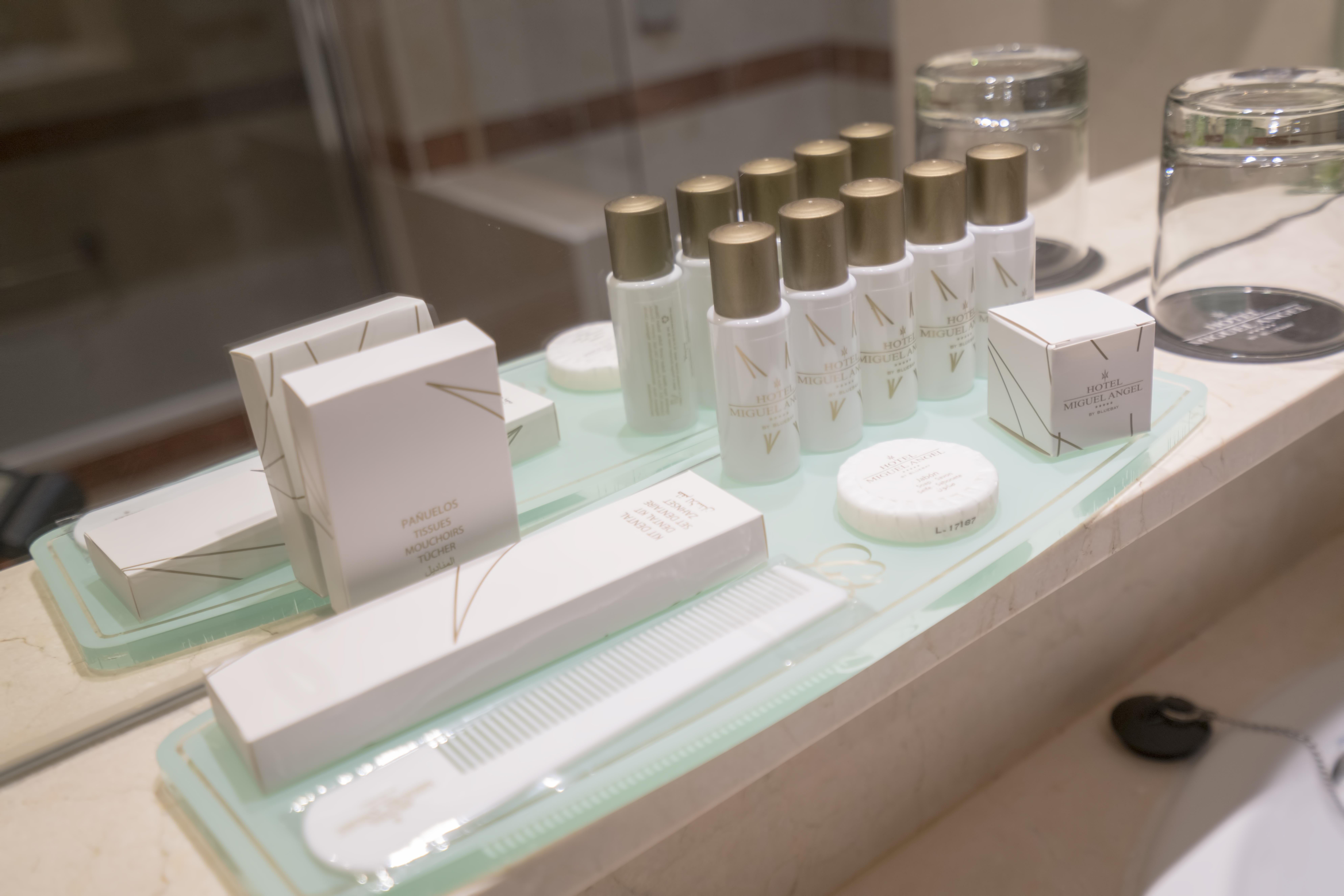 Hotel Miguel Angel Madrid Exteriör bild The White Company toiletries