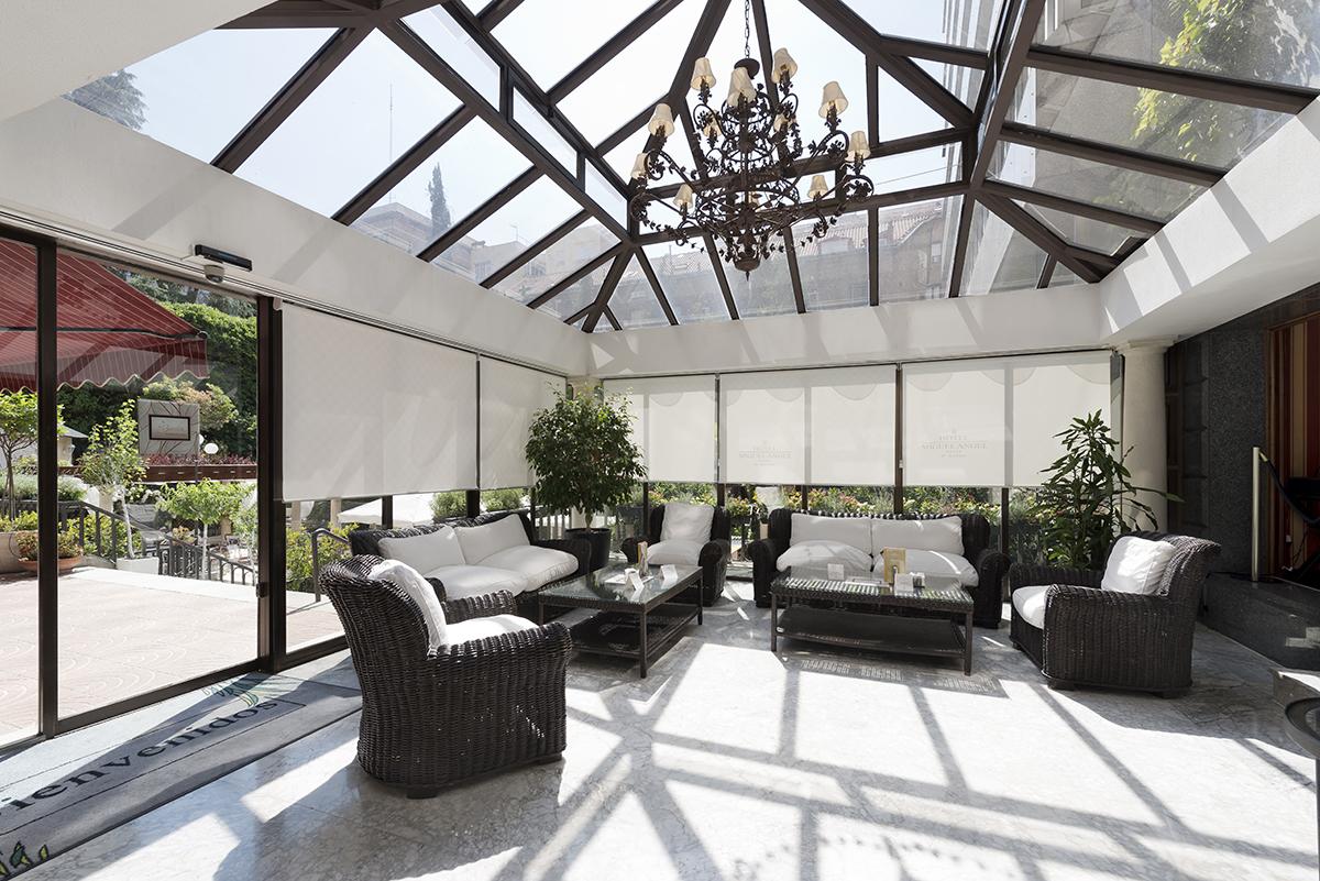 Hotel Miguel Angel Madrid Exteriör bild Interior of a conservatory