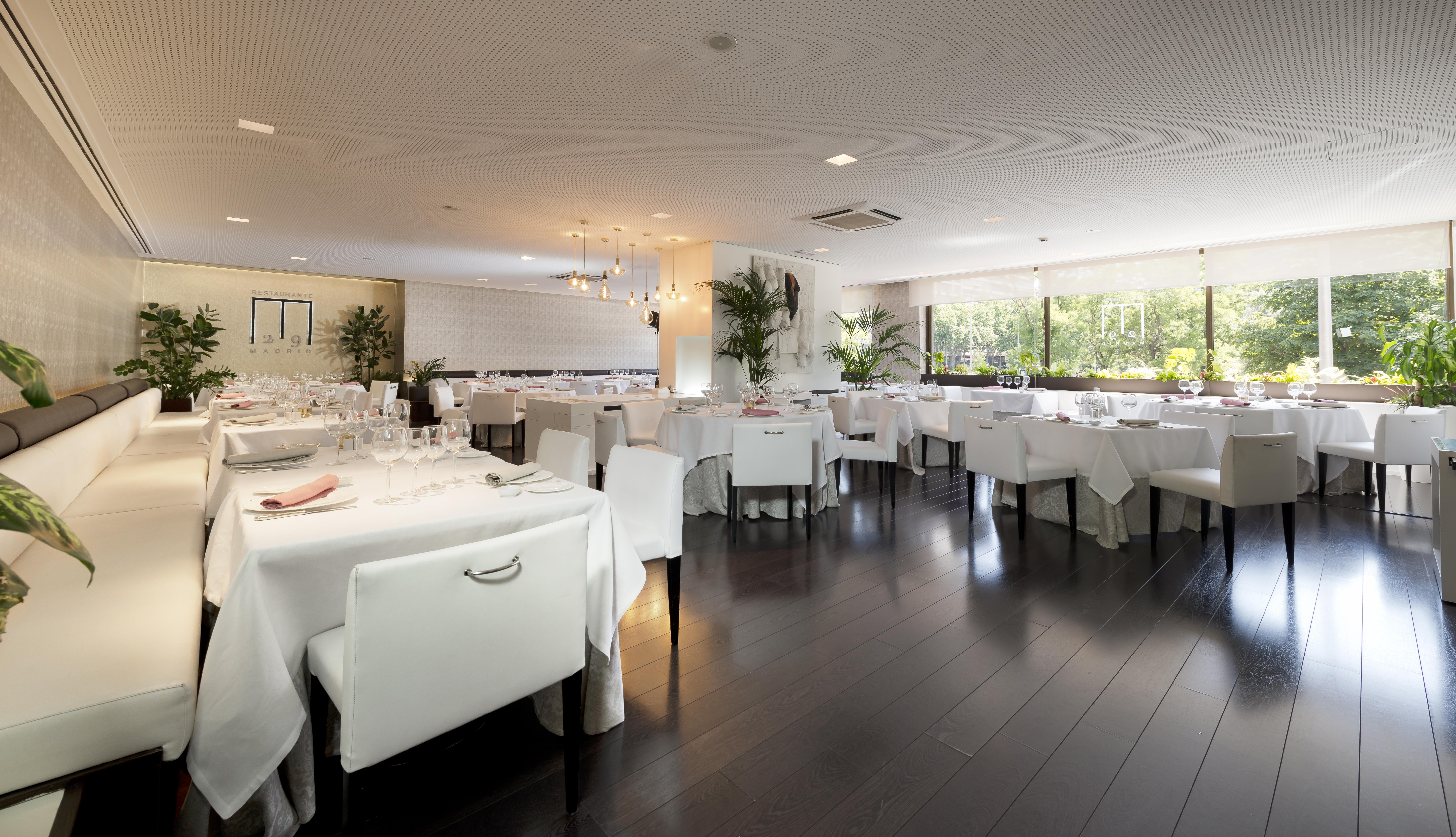 Hotel Miguel Angel Madrid Exteriör bild Restaurant