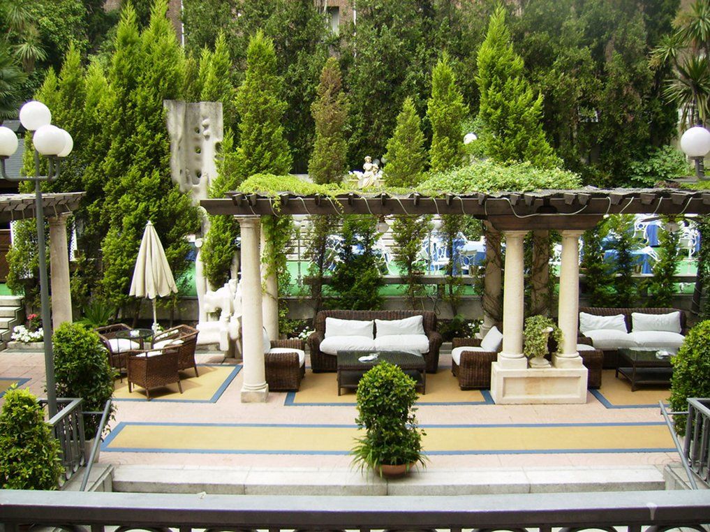 Hotel Miguel Angel Madrid Exteriör bild The Pergola