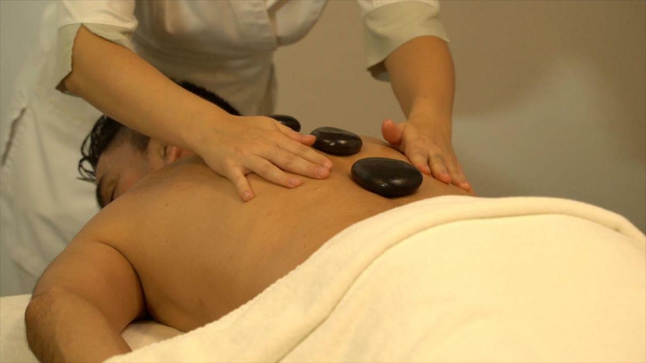 Hotel Miguel Angel Madrid Exteriör bild Hot stone massage